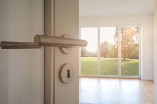 八大行業酒店兼職-你買的起房子嗎？