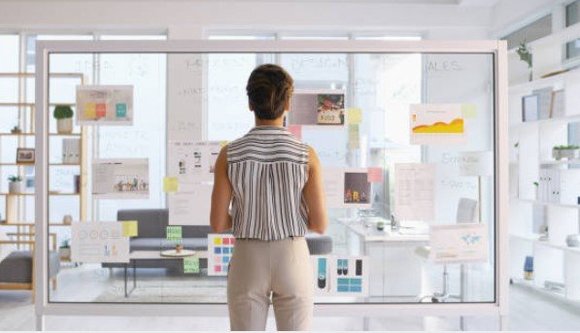 八大行業酒店兼職-主管嗆八年級只想躺平，八大兼職財富自由不怕嗆